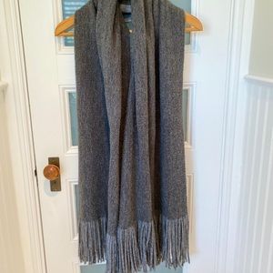 Long scarf